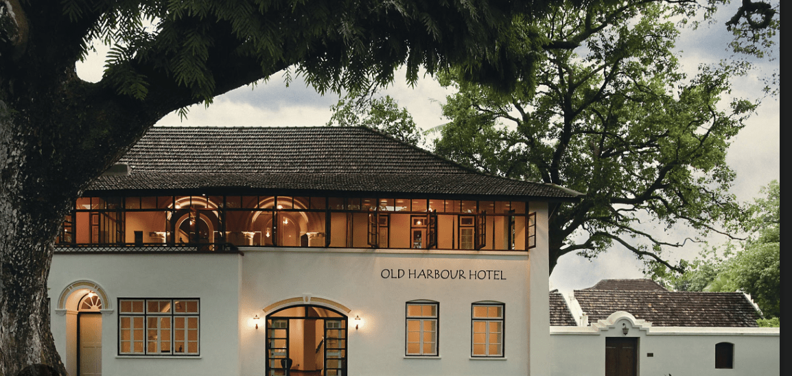 Stay by the Sea: Hotels with a View in Kochi"