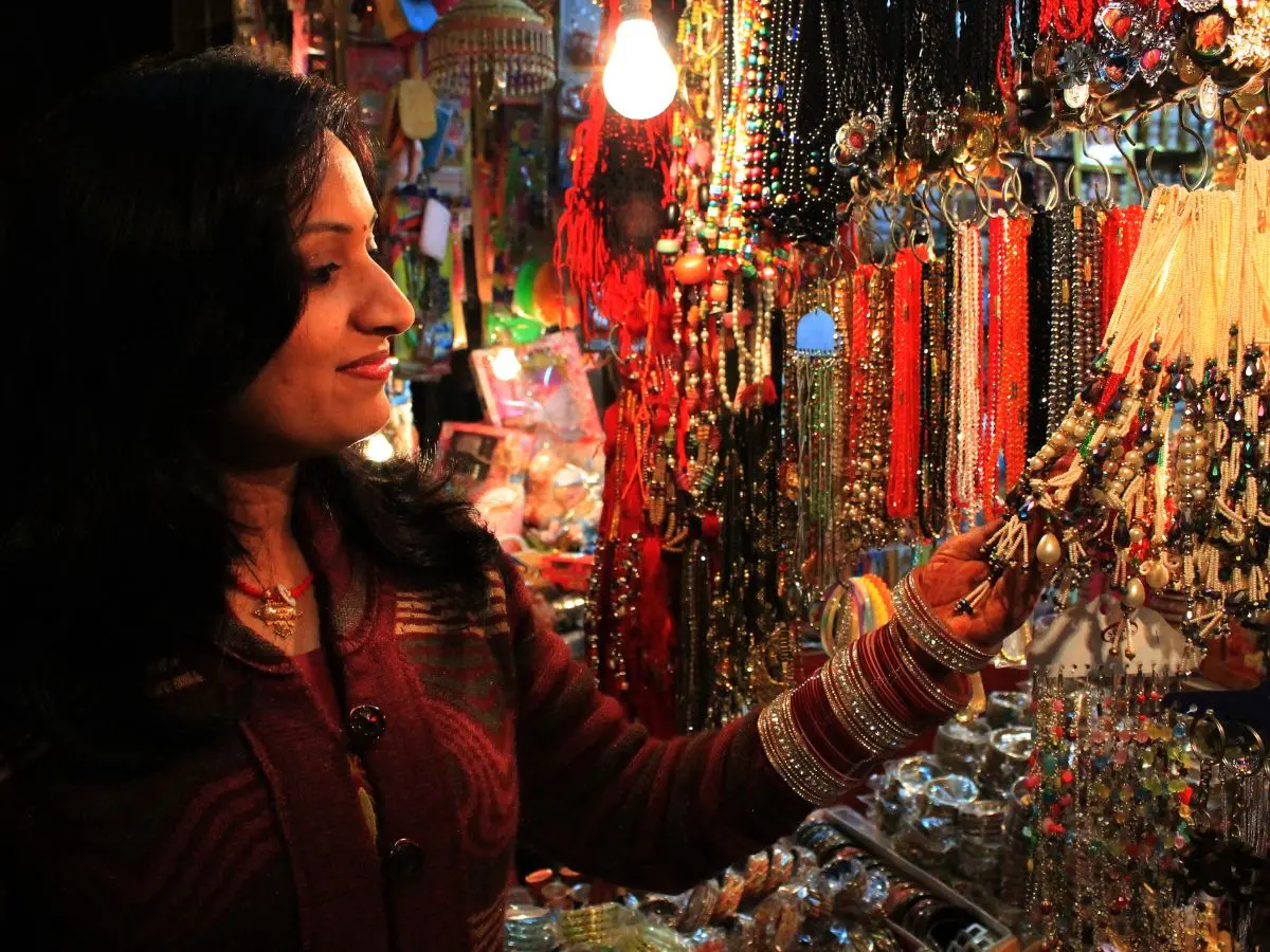 late-night shopping delhi markets