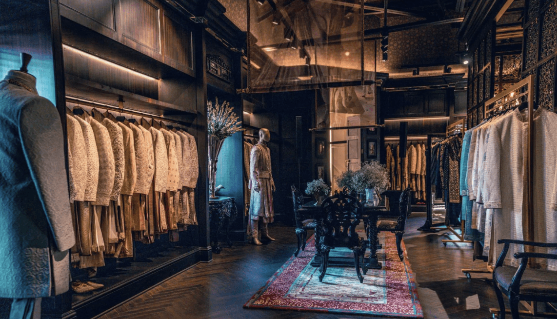 Lanes of Laxmi Road: Bargain Hunting 101 in Pune