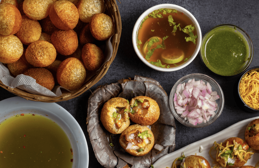 From Kathi Rolls to Rosogolla: Kolkata’s Iconic Street Eats