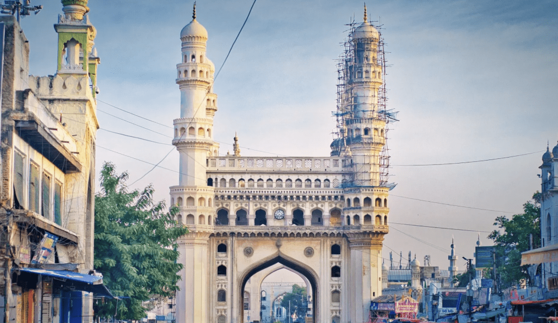 Temples, Tombs & Tandoor: A First-Timer’s Guide to Hyderabad